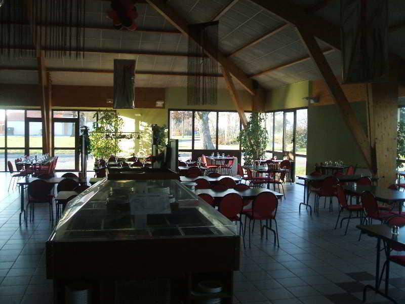 Hotel The Originals City, Le Logis D'elbée, Cholet Nord
